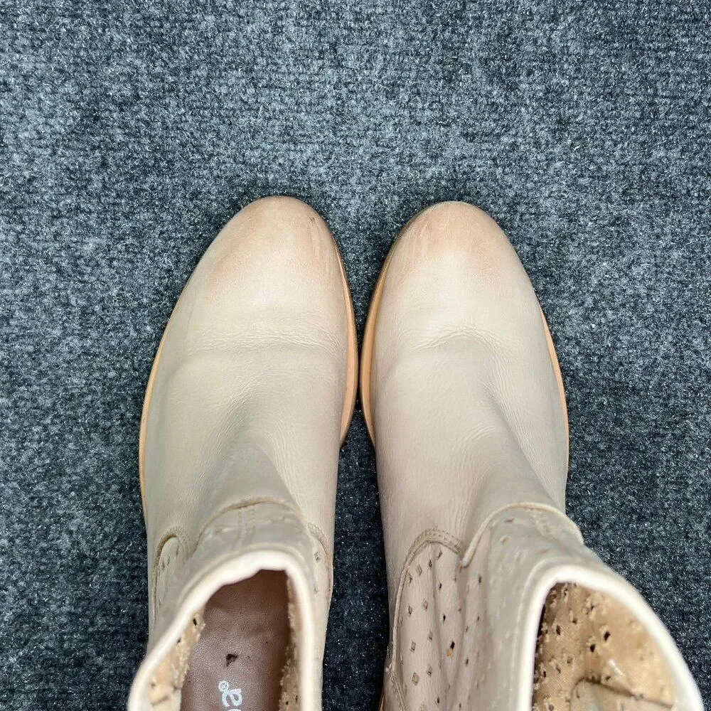 Diba Western Boots Women's Size 7‎ Cream Perforated Leather Ankle Booties